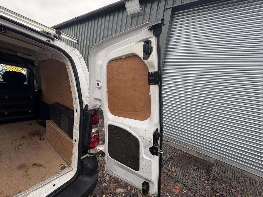 2018 Peugeot Partner – Model: Partner Professional L1 Blue HDi – KR68ETF