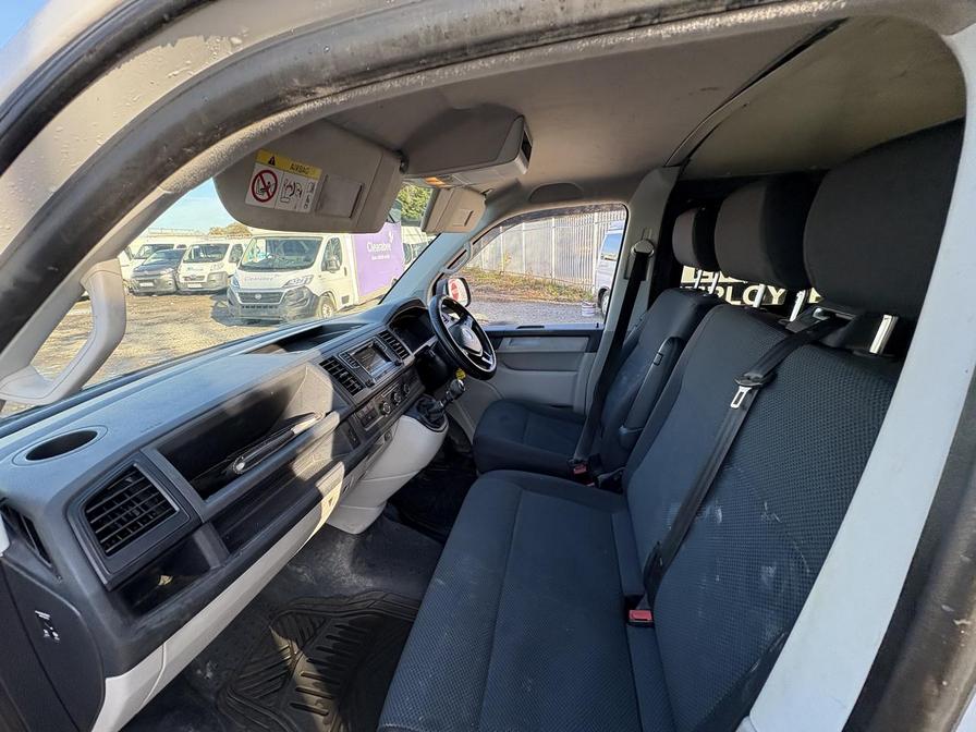 2018 Volkswagen Transporter – Model: Transporter T28 Highline TDI BlueMotion Technology – YS68HZV