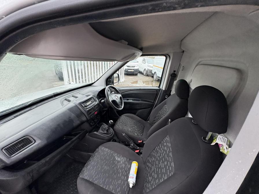 2014 Vauxhall Combo – Model: Combo 2000 L1H1 CDTi Sportive – CV14PSO