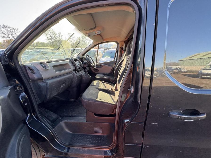 2015 Renault Trafic – Model: Trafic LL29 Business+ dCi – LC65WOV