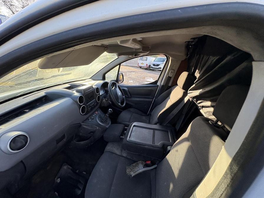 2017 Peugeot Partner – Model: Partner Professional L1 Blue HDi – WO17XML