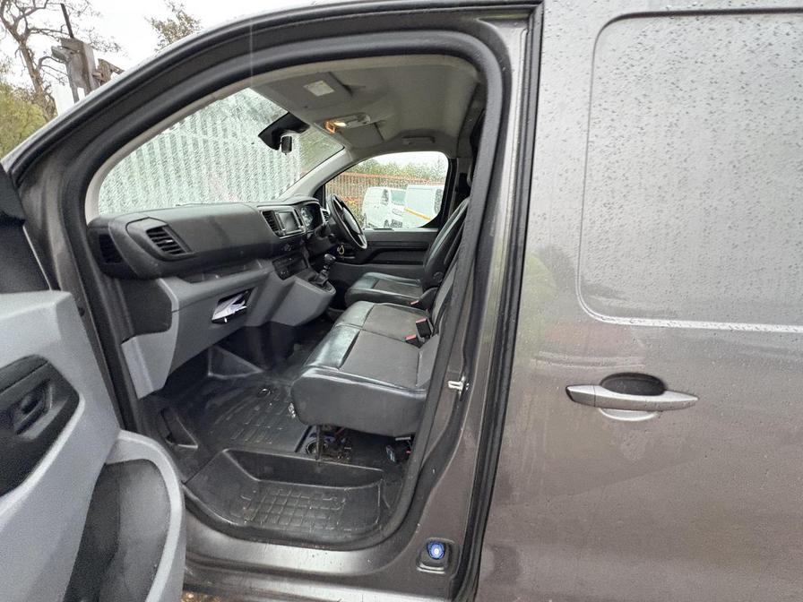 2020 Vauxhall Vivaro – Model: Vivaro 2900 Sportive S/S – CA69NFT