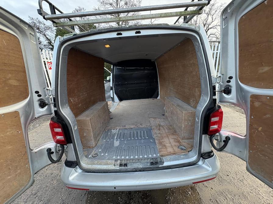 2016 Volkswagen Transporter – Model: Transporter T30 Trendline TDI BlueMotion Technology – GX66PVD