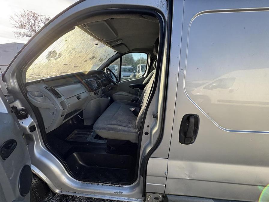 2005 Renault Trafic – Model: LL29 dCi 100 – BN05LSV