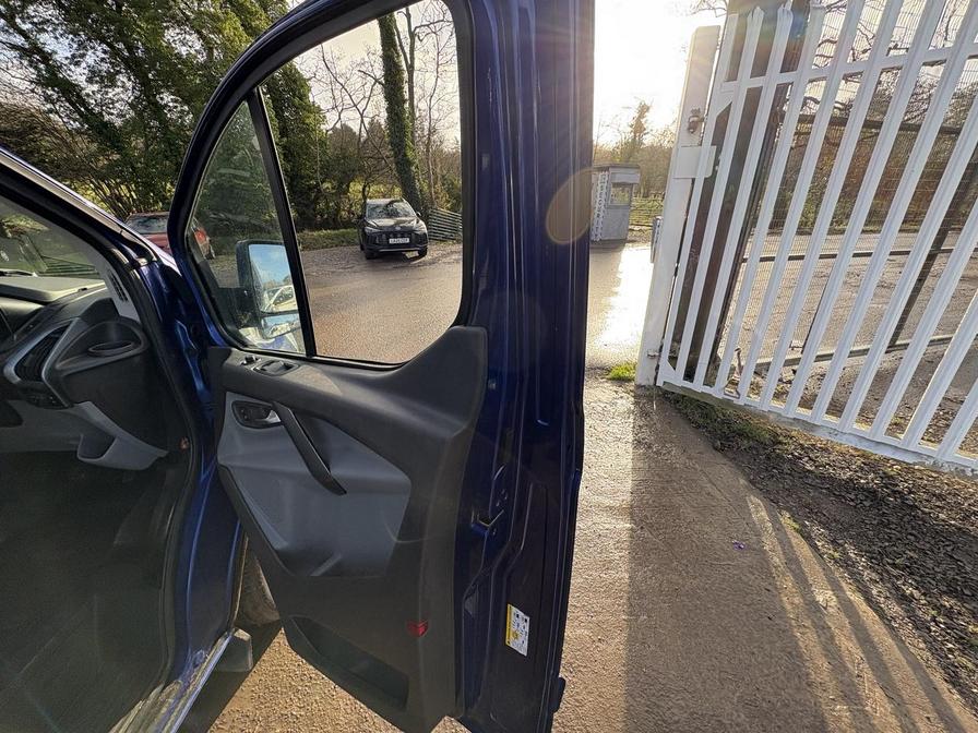 2016 Ford Transit Custom – Model: Transit Custom 290 Limited – LJ66VBD