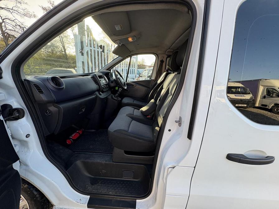2016 Vauxhall Vivaro Combi – Model: Vivaro  Combi CDTi S/S – DY16BHP