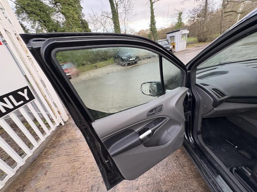 2019 Ford Tourneo Connect – Model: Tourneo Connect Zetec TDCi – WF69YBY