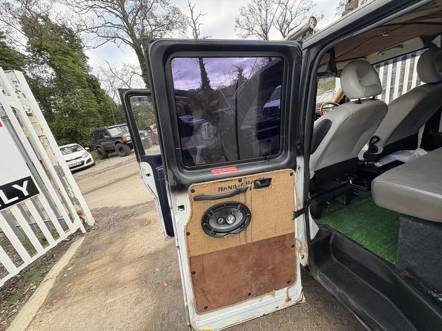 2001 Volkswagen Transporter – Model: Transporter TDI LWB – Y247PNV