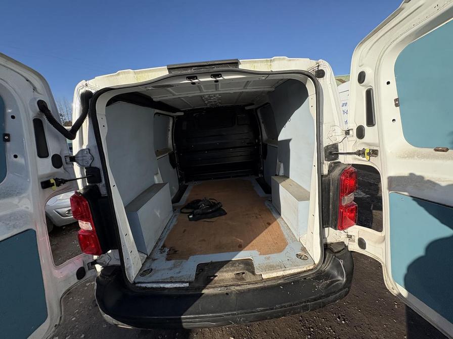 2021 Vauxhall Vivaro – Model: Vivaro 2700 Edition S/S – YC71HKW