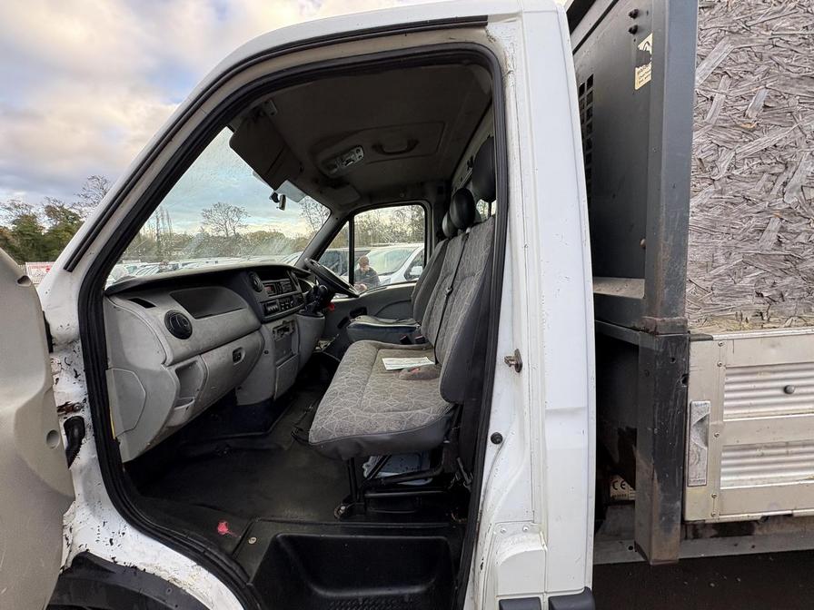 2006 Renault Master – Model: Master CCML35 dCi 100 MWB – FE56JHY