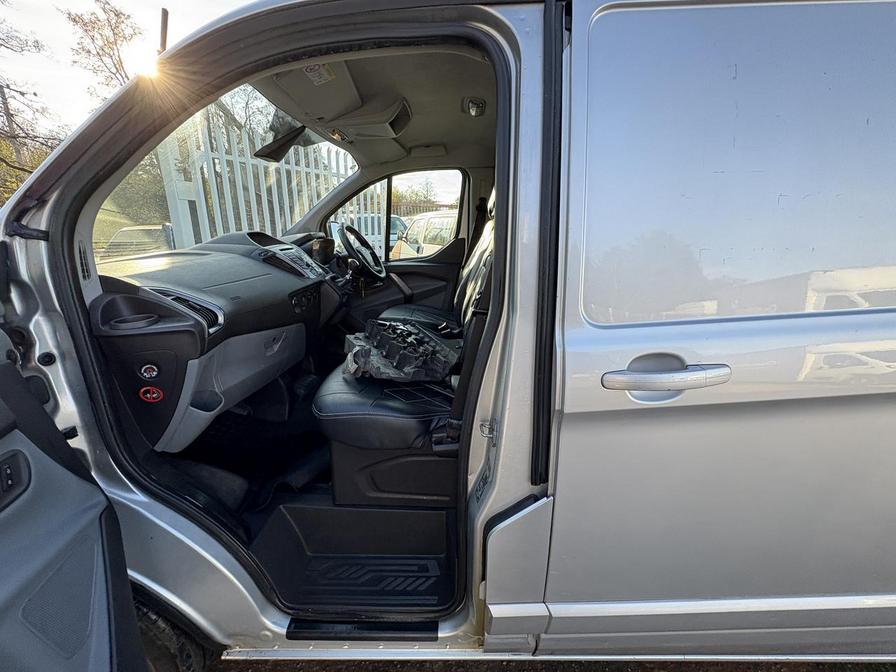 2016 Ford Transit Custom – Model: Transit Custom 290 Ltd E-Tech – EX16FOV