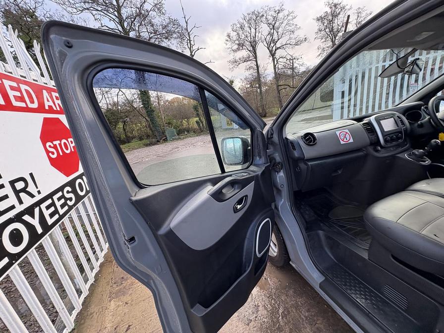 2017 Nissan NV300 – Model: NV300 Tekna DCI – KS17OKA