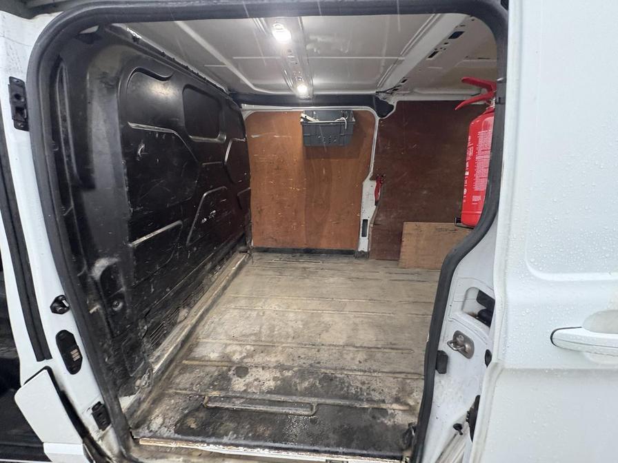 2022 Ford Transit Custom – Model: Transit Custom 300 Limited EcoBlue – YE22UPV