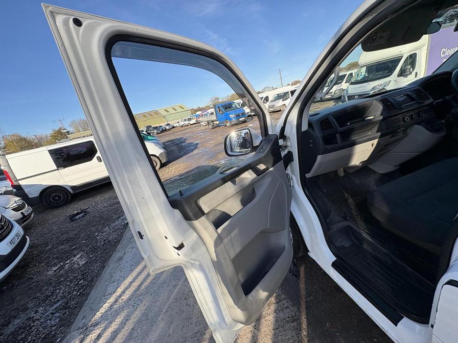 2018 Volkswagen Transporter – Model: Transporter T28 Highline TDI BlueMotion Technology – YS68HZV