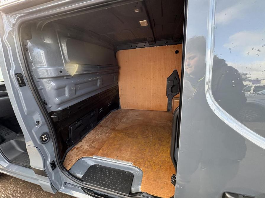 2021 Renault Trafic – Model: Trafic SL28 Black Edition Energy dCi – SA21UBE