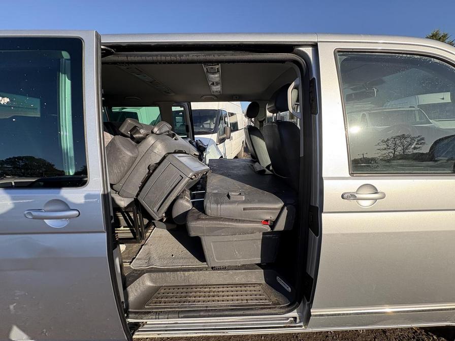 2013 Volkswagen Caravelle – Model: Caravelle Executive BlueMotion Technology TDI Auto – LN63XLC