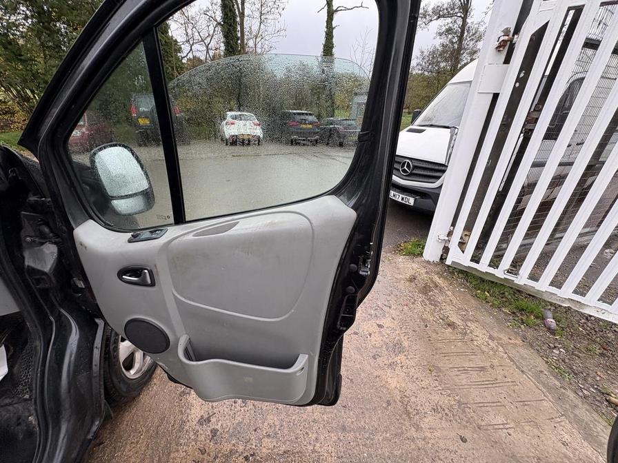 2013 Vauxhall Vivaro – Model: Vivaro 2900 Sportive CDTi LWB – DA63WZL