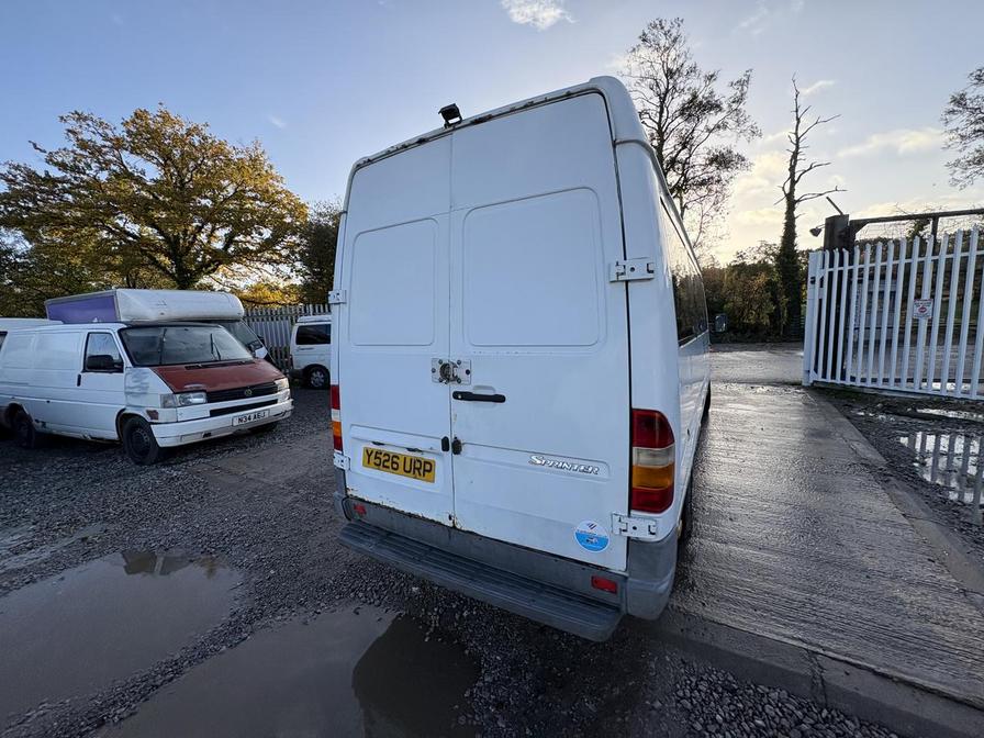 2001 Mercedes-Benz Sprinter – Model: Sprinter 311 CDI LWB – Y526URP