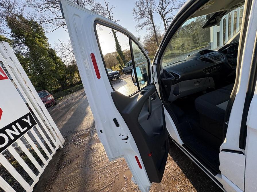 2017 Ford Transit Custom – Model: Transit Custom 270 Limited – HG17NTD