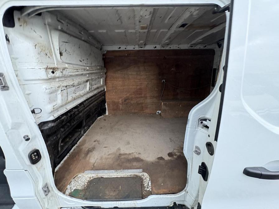 2017 Renault Trafic – Model: Trafic SL27 Business+ dCi – MC17WJO