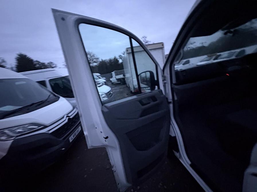 2021 Volkswagen Crafter – Model: Crafter CR35 Startline TDI Auto – RV21ZRG