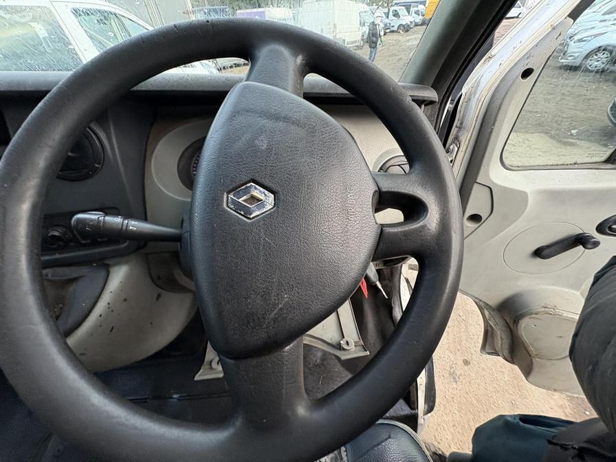 2006 Renault Master – Model: Master CCML35 dCi 100 MWB – FE56JHY