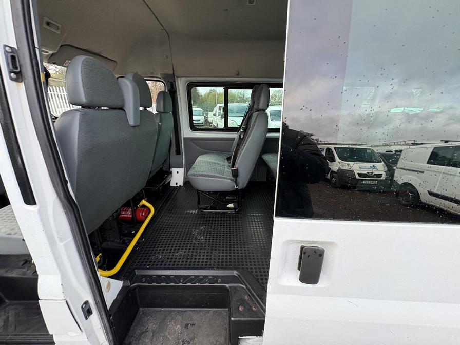 2007 Ford Transit – Model: Transit 100 17-Seat RWD – YT57YWN