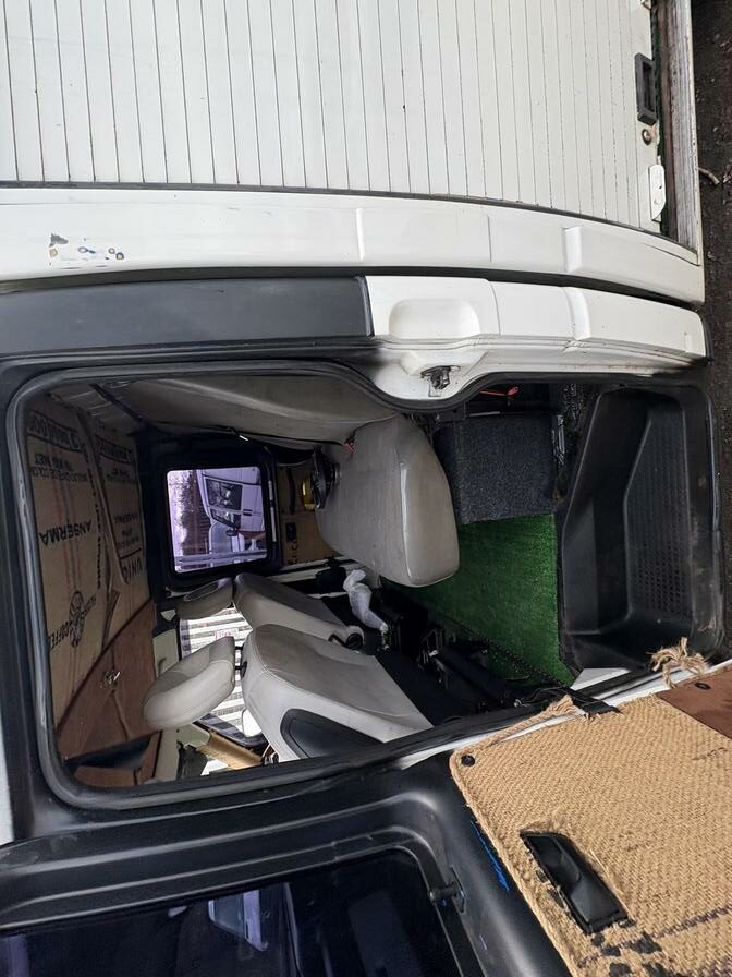 2001 Volkswagen Transporter – Model: Transporter TDI LWB – Y247PNV