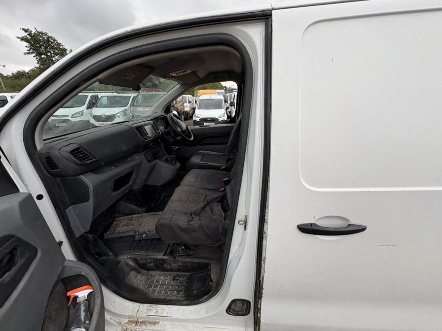 2017 Peugeot Expert – Model: Expert Professional Standard Blue HDi – SD17ZTO