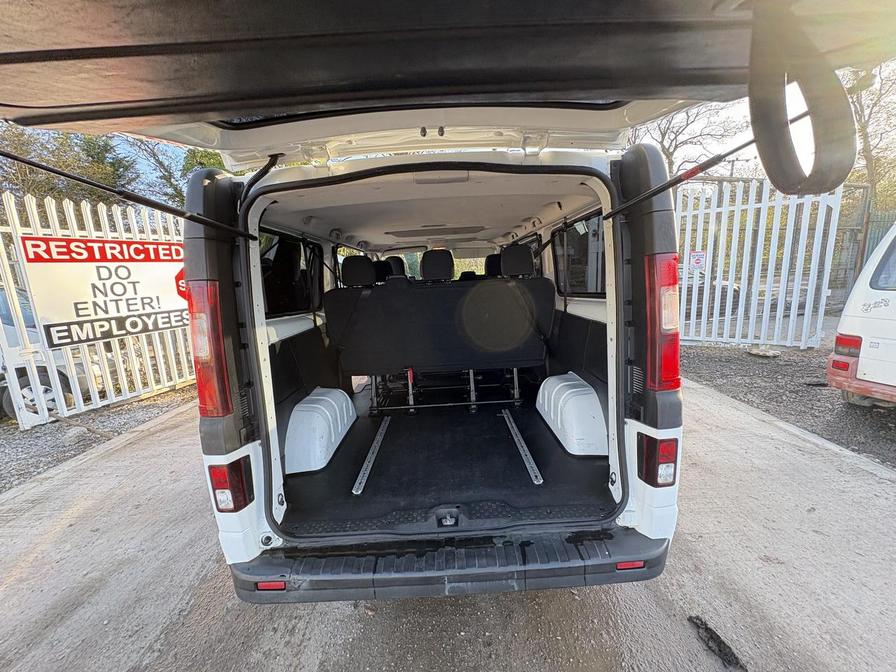 2016 Vauxhall Vivaro Combi – Model: Vivaro  Combi CDTi S/S – DY16BHP