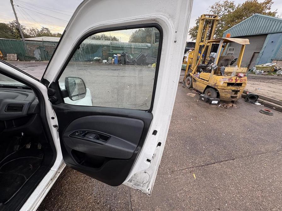 2015 Fiat Doblo Cargo – Model: Doblo 16V MultiJet – WN15WGO