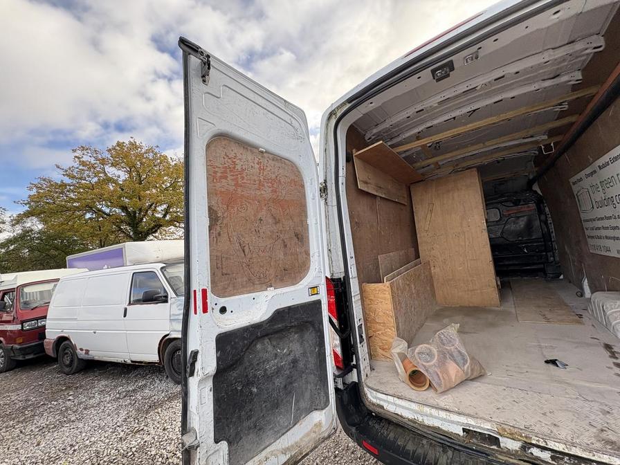 2017 Ford Transit – Model: Transit 350 – YN17VVB