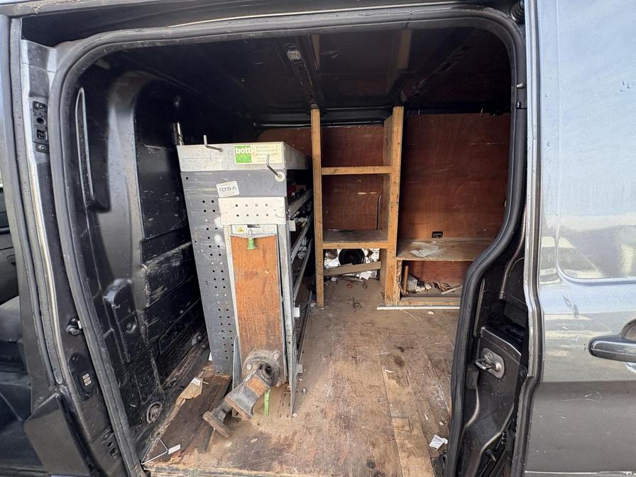 2020 Ford Transit Custom – Model: Transit Custom 300 Limited EcoBlue – MJ70PXH