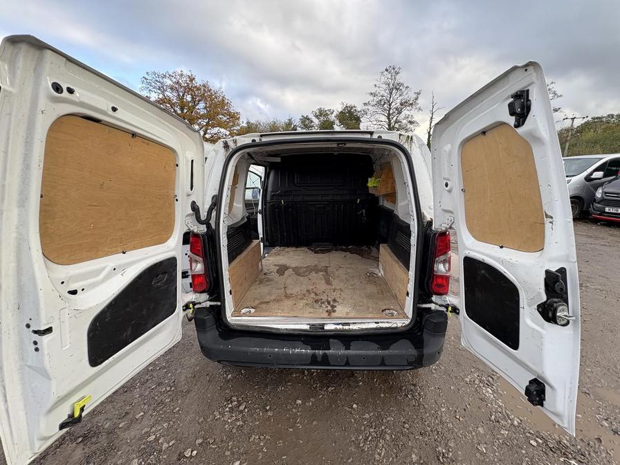 2020 Peugeot Partner – Model: Partner Professional L1 Blue HDi – CV20AMX