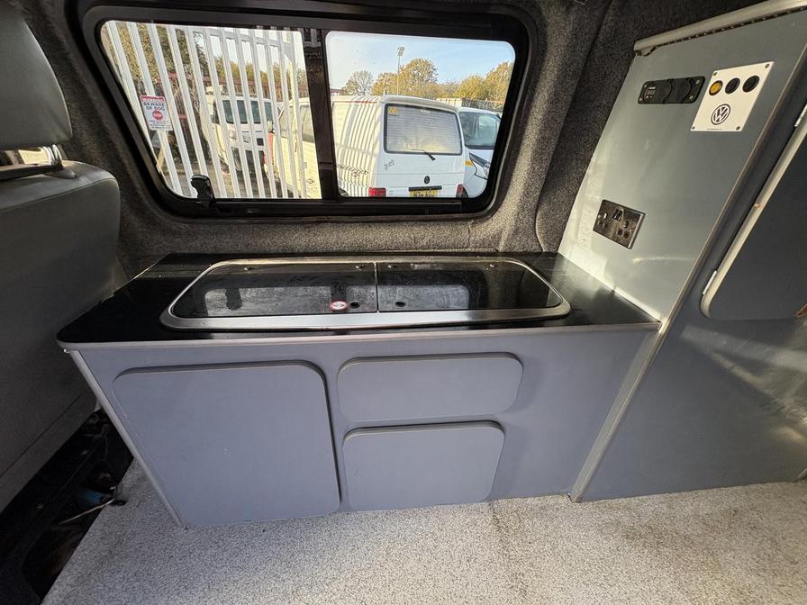 2007 Volkswagen Transporter – Model: Transporter T28 102 TDI SWB – YY07GPU