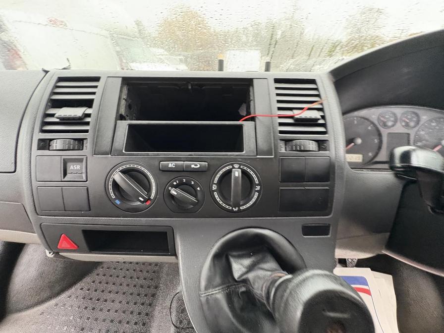 2005 Volkswagen Transporter – Model: Transporter Trendline SWB – CX55WOR