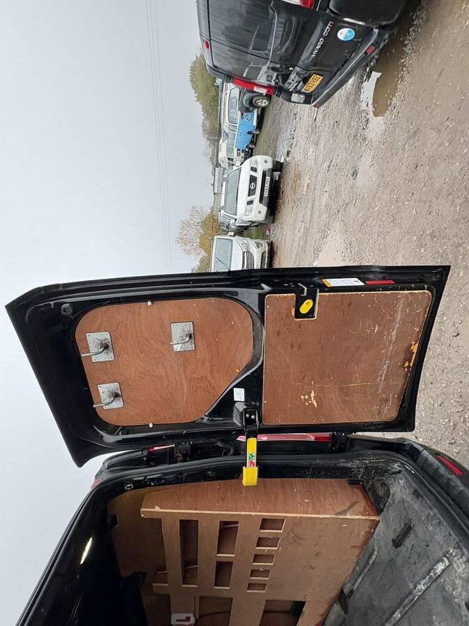 2018 Ford Transit Custom – Model: Transit Custom 290 Trend Colour Edition – KT18UUD