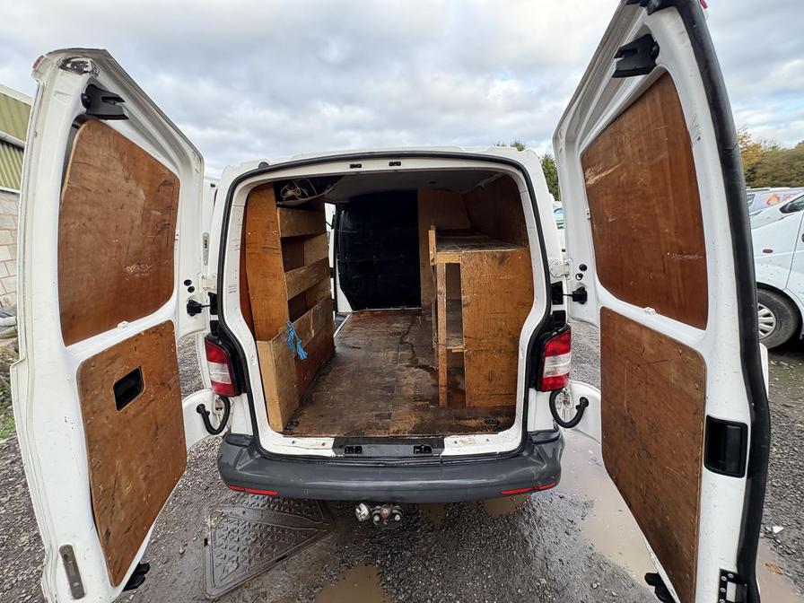 2012 Volkswagen Transporter – Model: Transporter T28 84 TDI SWB – RK62XJC