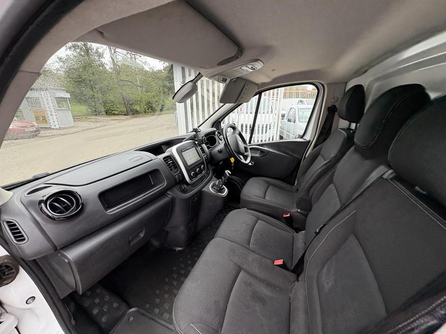 2020 Renault Trafic – Model: Trafic LL30 Sport Energy dCi – LV70EXA