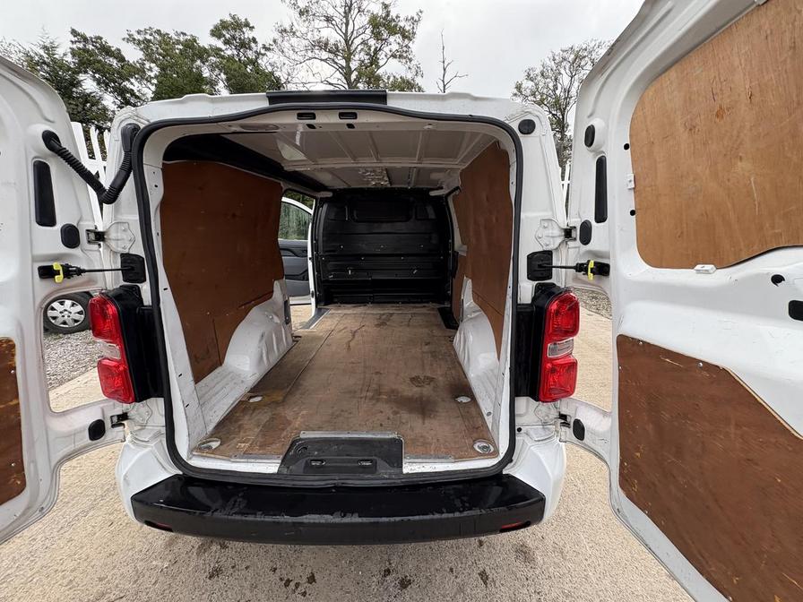 2019 Vauxhall Vivaro – Model: Vivaro 2900 Sportive S/S – DY69EKT