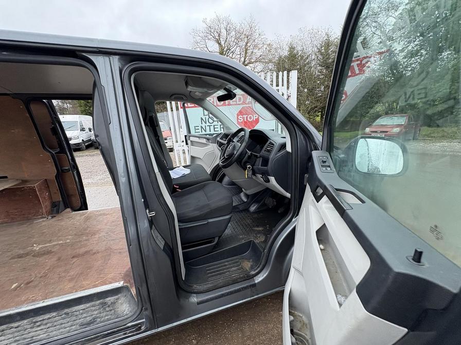 2017 Volkswagen Transporter – Model: Transporter T30 Highline TDI BlueMotion Technology Semi-Auto – RV17YYA