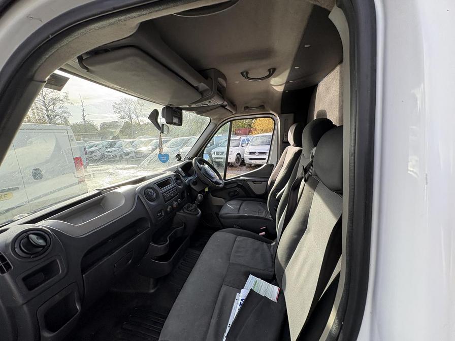 2012 Renault Master – Model: Master LL35 DCI 125 – PX12ONK