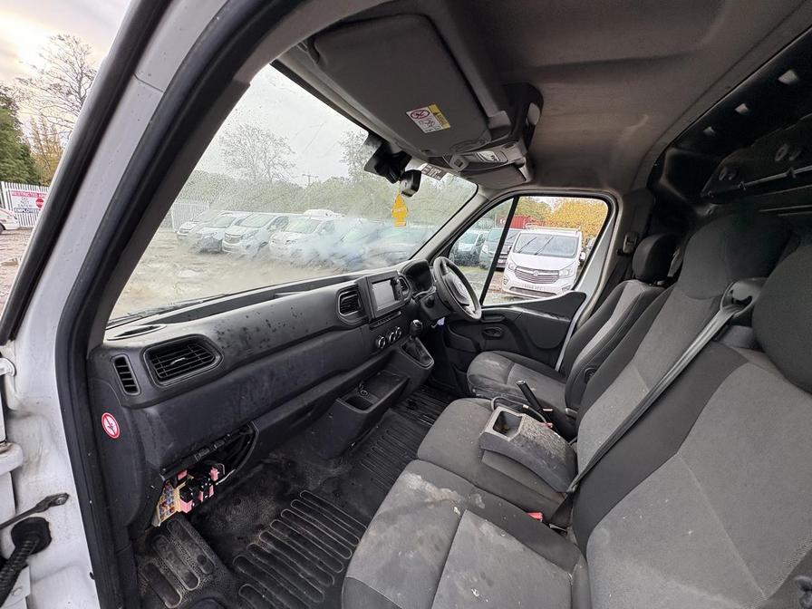 2023 Nissan Interstar – Model: Interstar Tekna DCI – DX23CNC