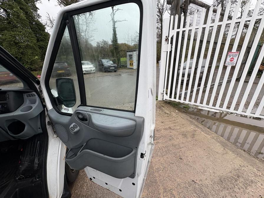 2009 Ford Transit – Model: Transit 115 T300 MWB FWD – FJ09GWP