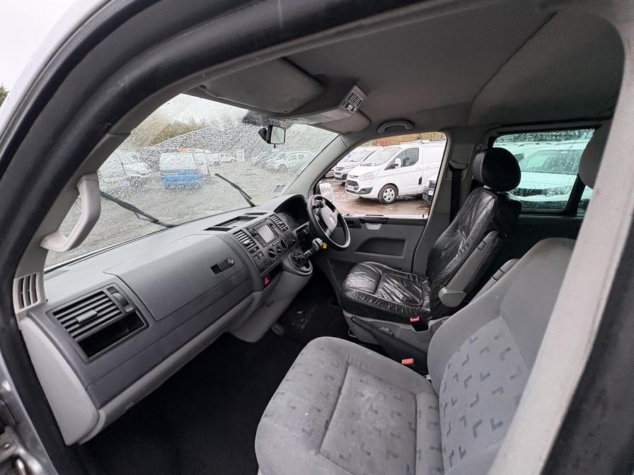 2009 Volkswagen Transporter – Model: Transporter Shuttle SE130 LWB Auto – RX58GXJ