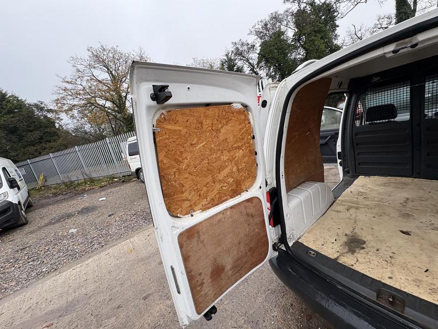 2012 Volkswagen Caddy – Model: Caddy C20 TDI 102 – GK62NCJ