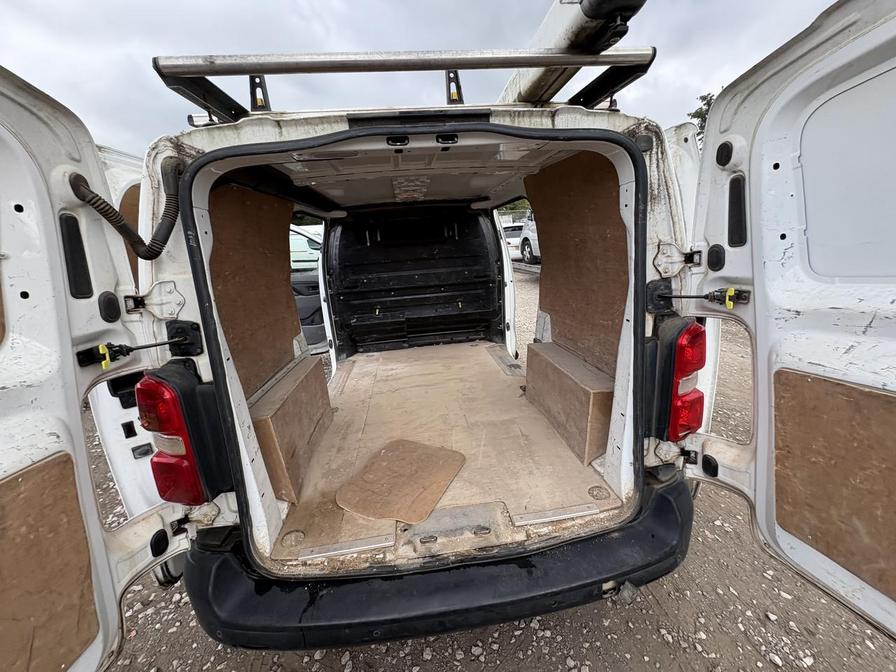 2017 Peugeot Expert – Model: Expert Professional Standard Blue HDi – SD17ZTO