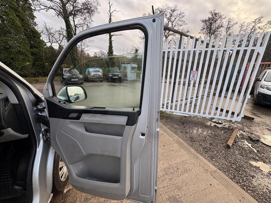 2016 Volkswagen Transporter – Model: Transporter T30 Trendline TDI BlueMotion Technology – GX66PVD