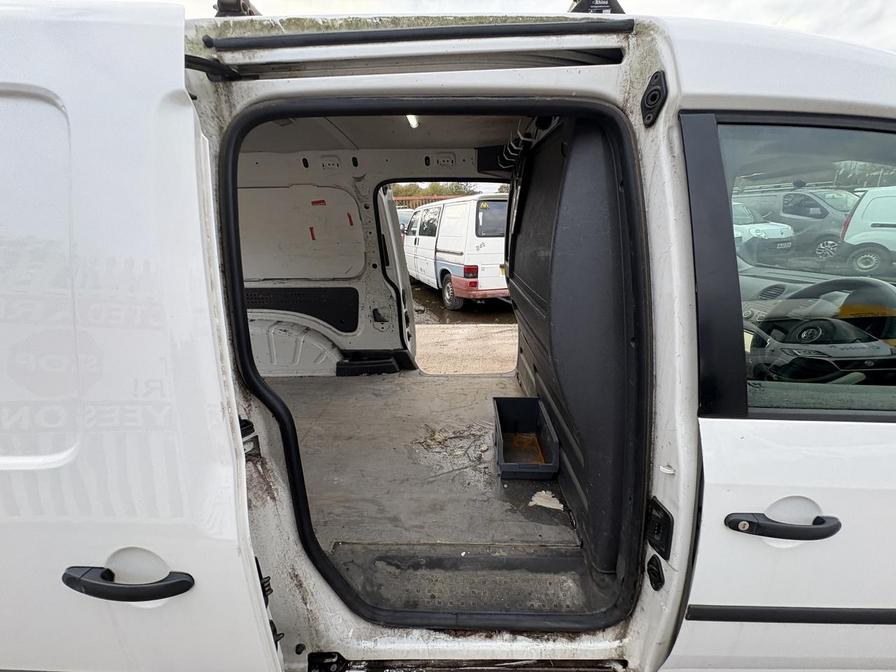 2014 Volkswagen Caddy MaxI – Model: Caddy Maxi C20 Startline TDI BlueMotion Technology – BN14FXE