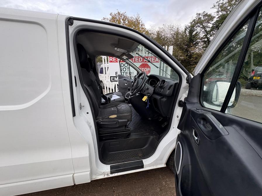 2017 Vauxhall Vivaro – Model: Vivaro  2900 Sportive CDTi – DN67TGE